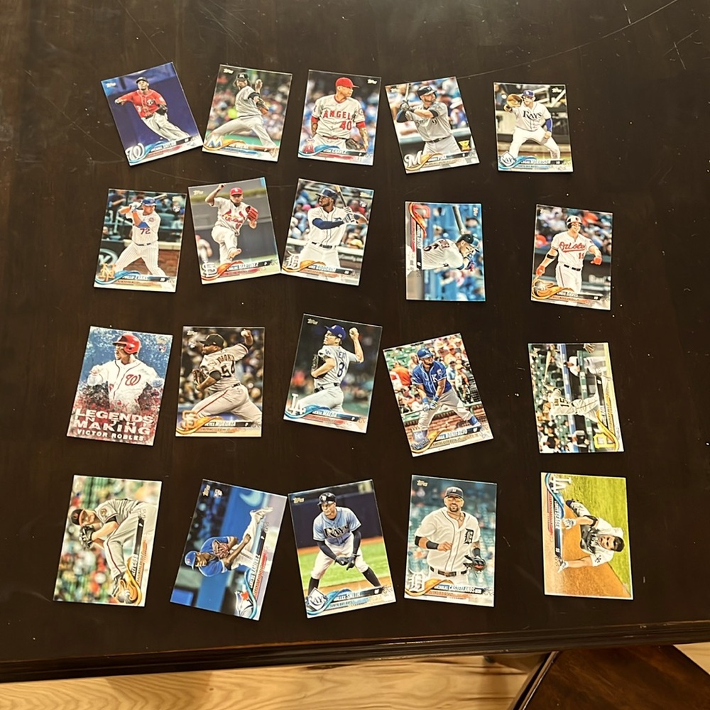 TOPPS BASEBALL PACK OF 20 Cards